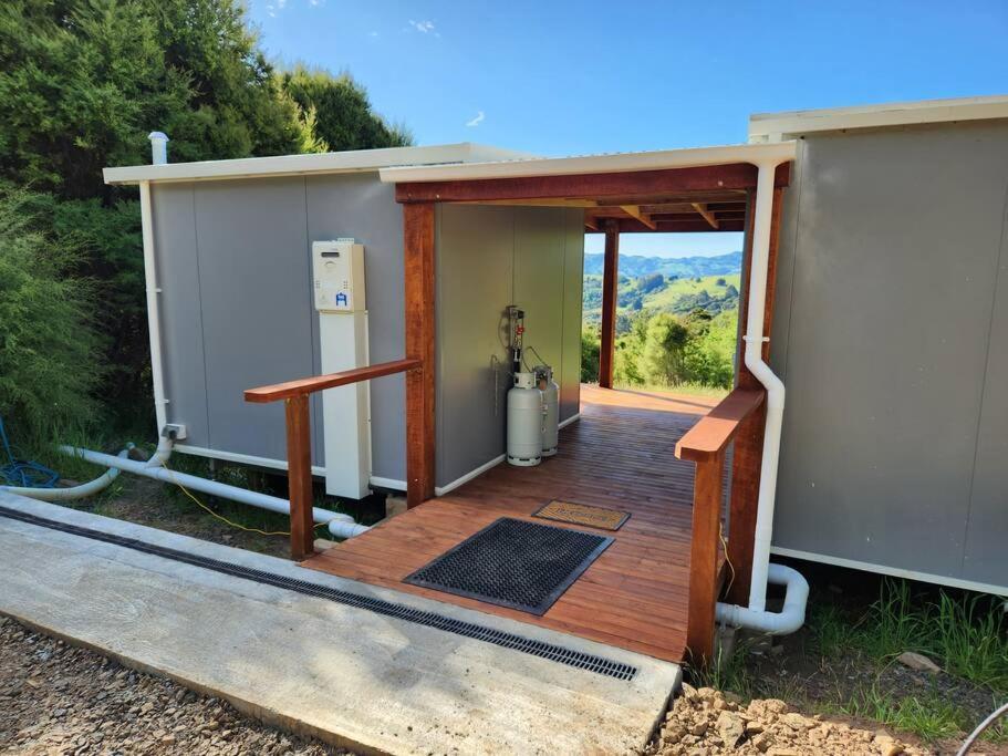 Glenwood Akaroa Bush Retreat - Kanuka Hut מראה חיצוני תמונה