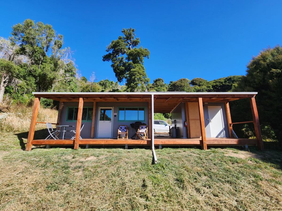 Glenwood Akaroa Bush Retreat - Kanuka Hut מראה חיצוני תמונה