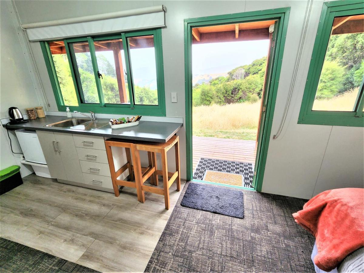 Glenwood Akaroa Bush Retreat - Kanuka Hut מראה חיצוני תמונה