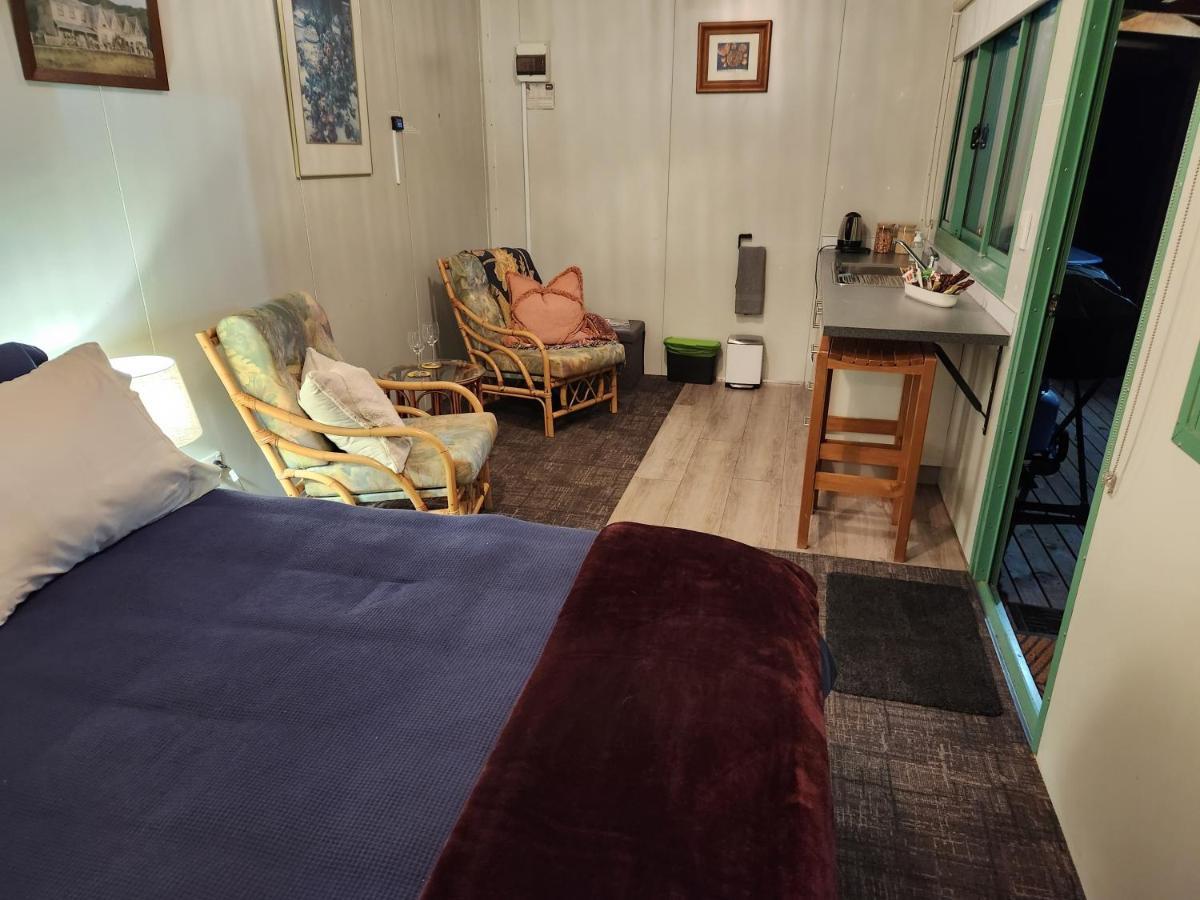 Glenwood Akaroa Bush Retreat - Kanuka Hut מראה חיצוני תמונה