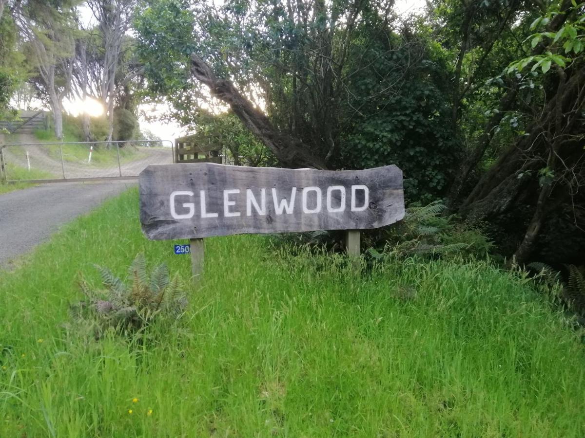 Glenwood Akaroa Bush Retreat - Kanuka Hut מראה חיצוני תמונה